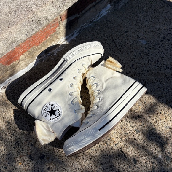 Women's CONVERSE Chuck 70's Hi-Top / Satin Bows - Picture 5 of 10